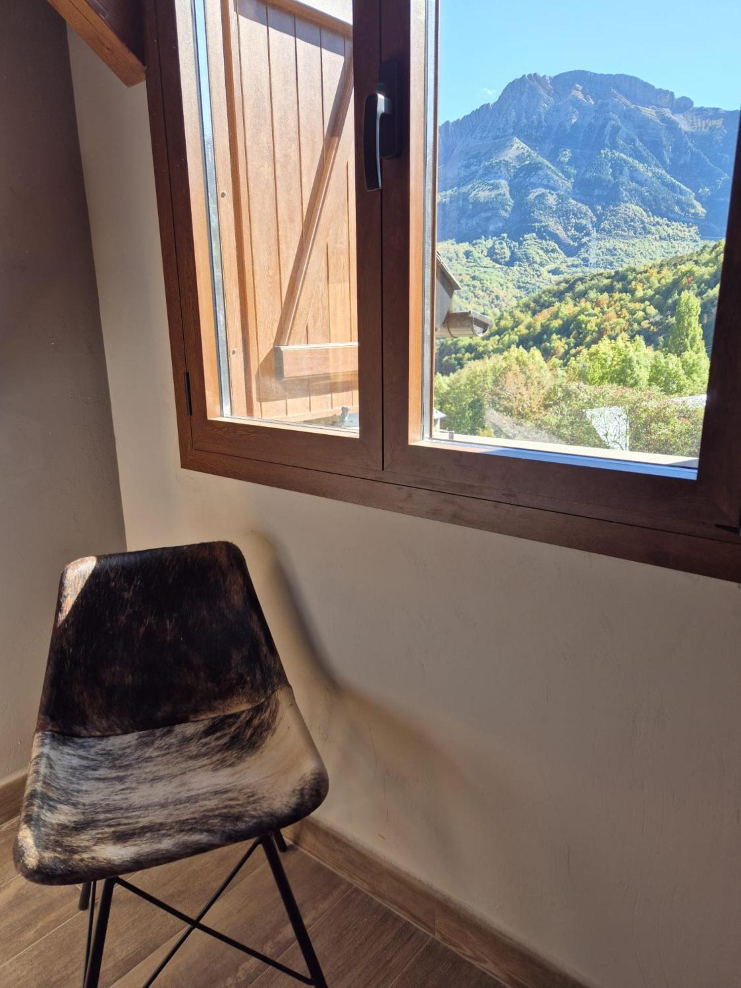 Alojamientos Ruraltena Piedrafita de Jaca Extérieur photo